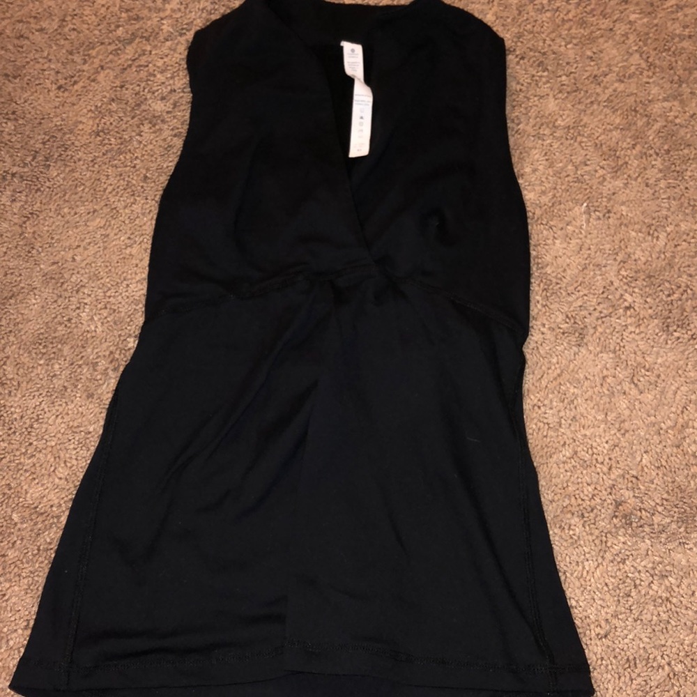Cross body lululemon tank!